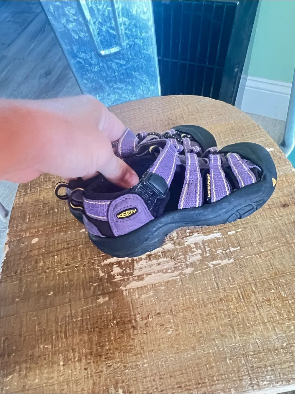 Keen breathable closed